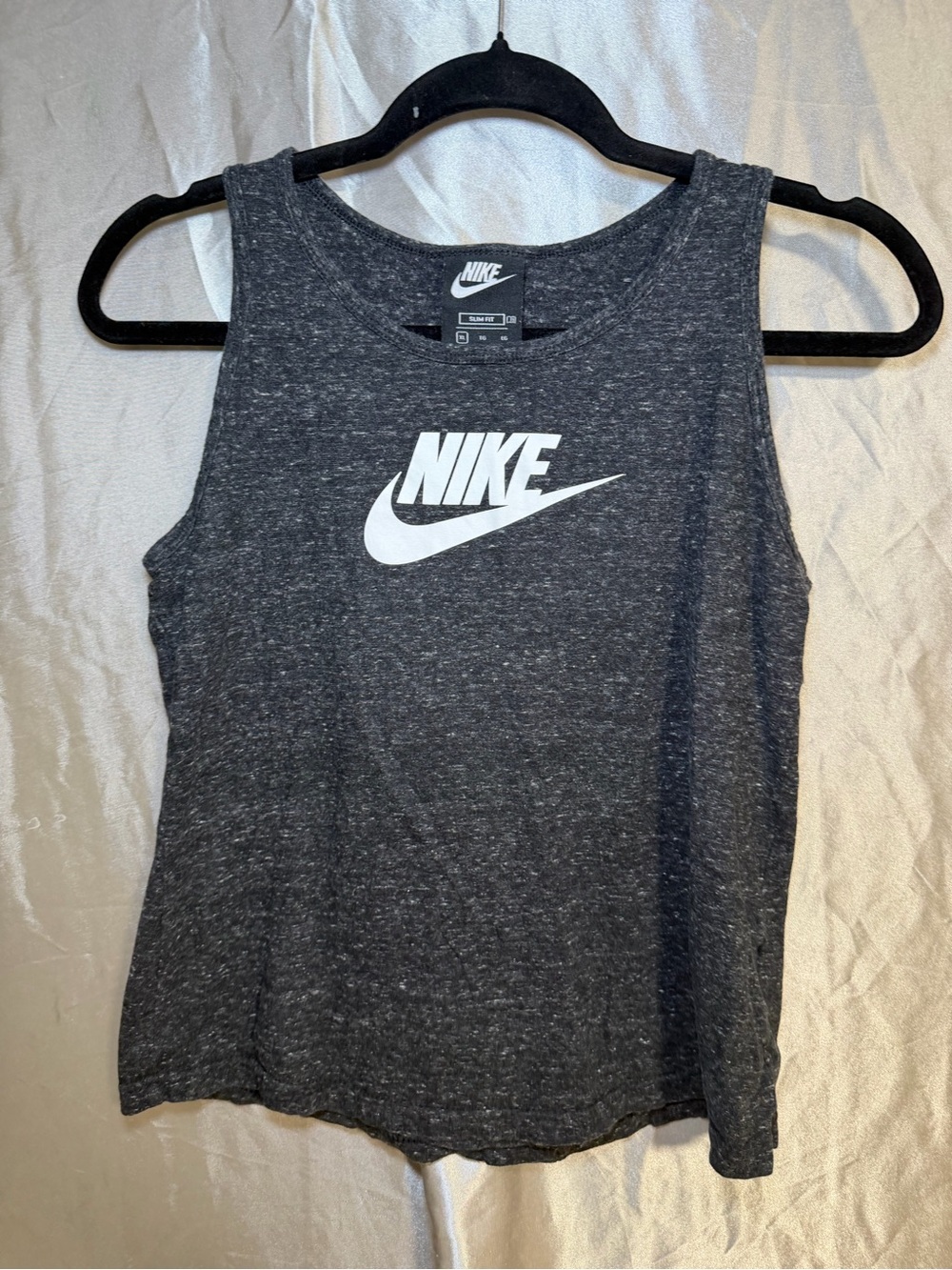 Nike Sportswear Essentials Tank Top Sleeveless Graphic Muscle Shirt Size XL